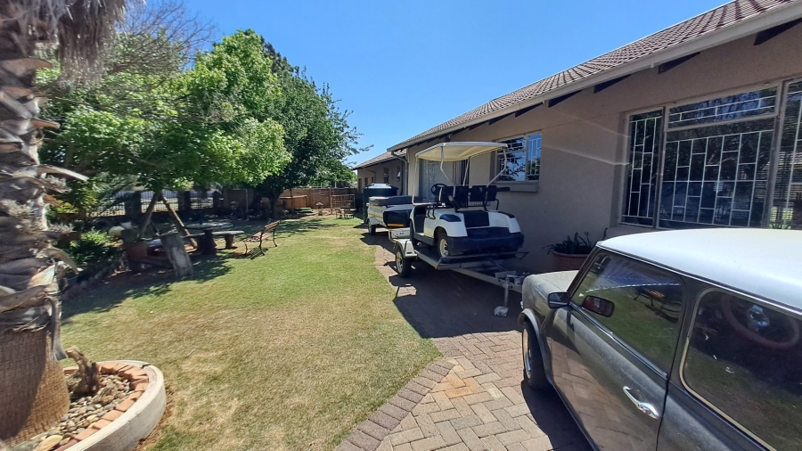 4 Bedroom Property for Sale in Uitsig Free State